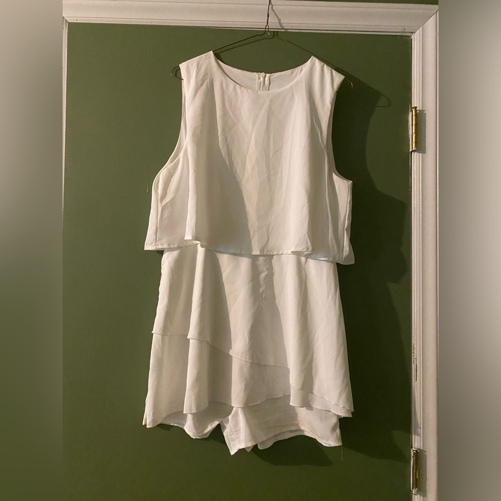 Women’s Halter Neck Layered Ruffle Hem Sleeveless Romper Shorts Jumpsuit